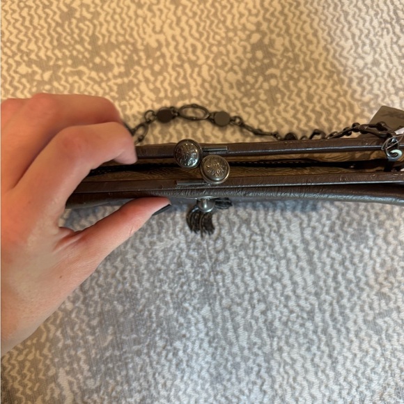 NWT Vintage Anne Klein clutch w/strap - Picture 4 of 8